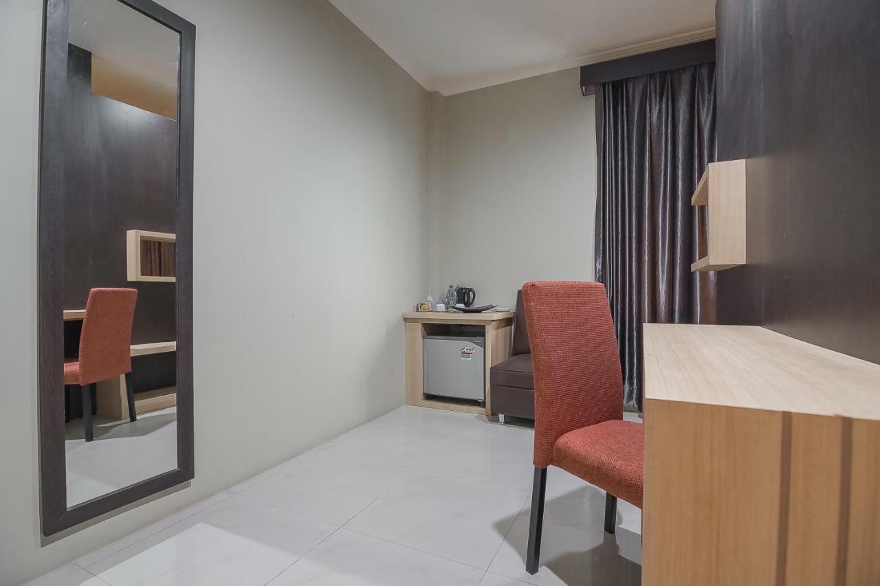 Reddoorz Plus @ Tanjung Pandan Belitung 2 Zewnętrze zdjęcie