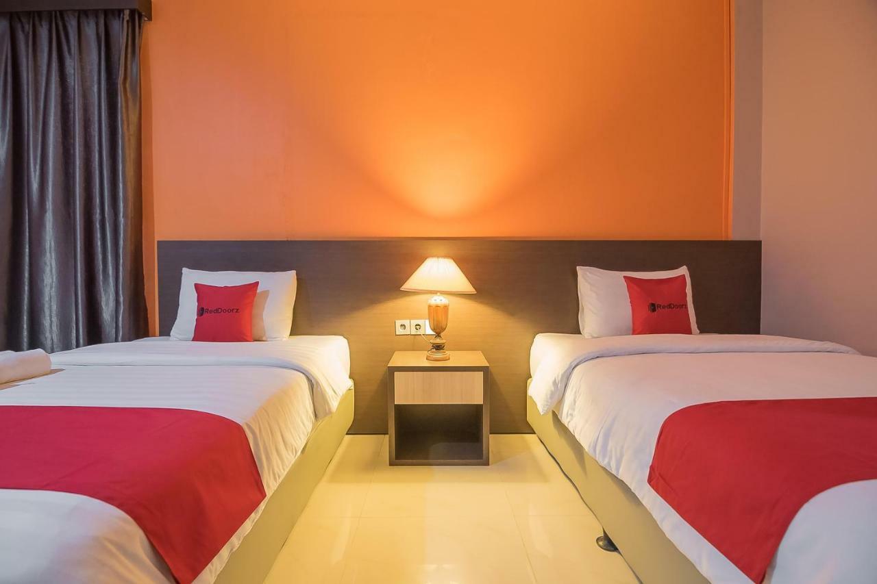 Reddoorz Plus @ Tanjung Pandan Belitung 2 Zewnętrze zdjęcie