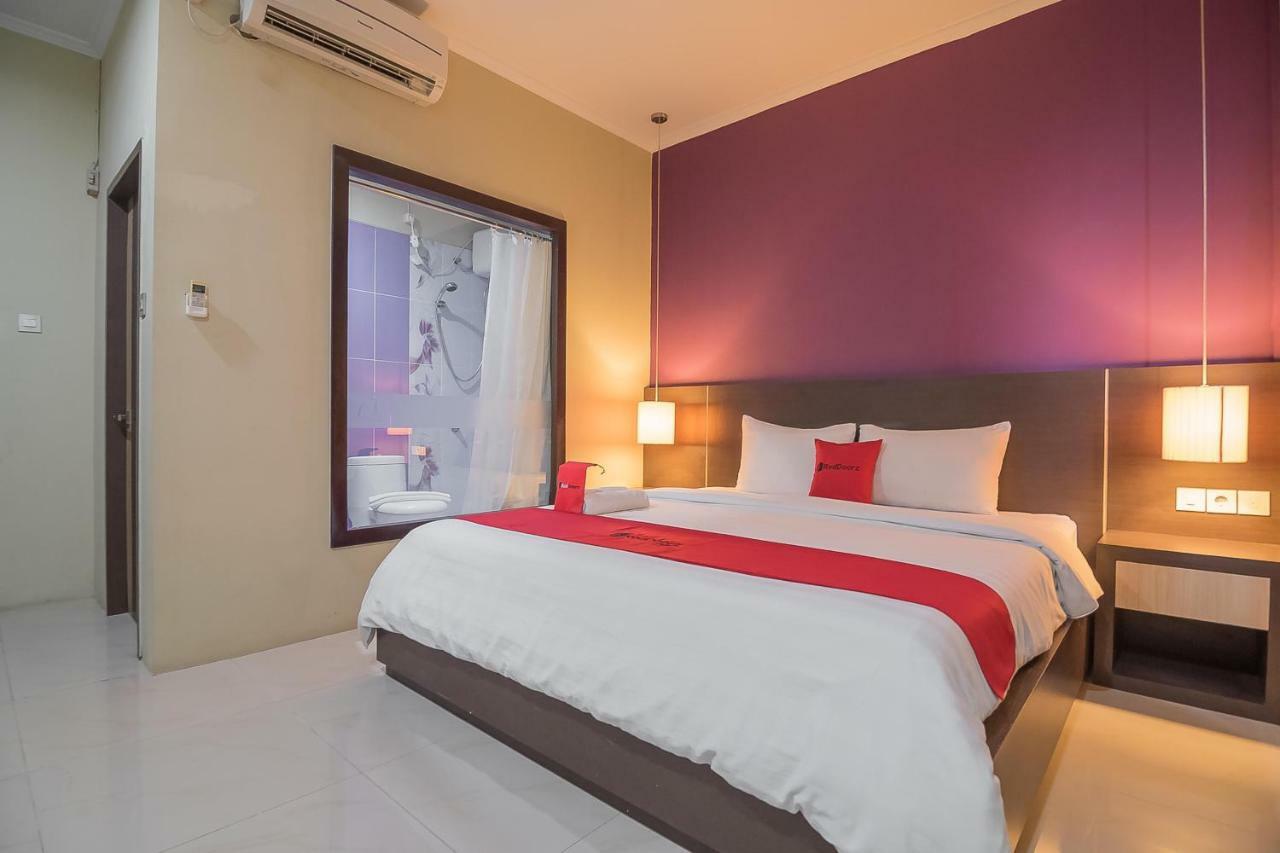 Reddoorz Plus @ Tanjung Pandan Belitung 2 Zewnętrze zdjęcie